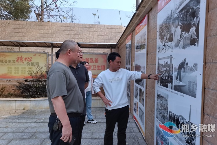 [泉塘镇]老照片摄影展受百姓欢迎