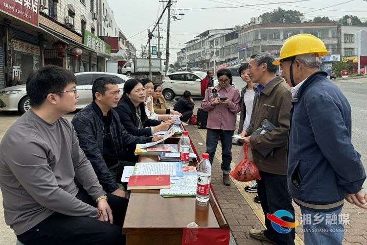[育塅乡]人大代表齐发力 法律宣传入民心