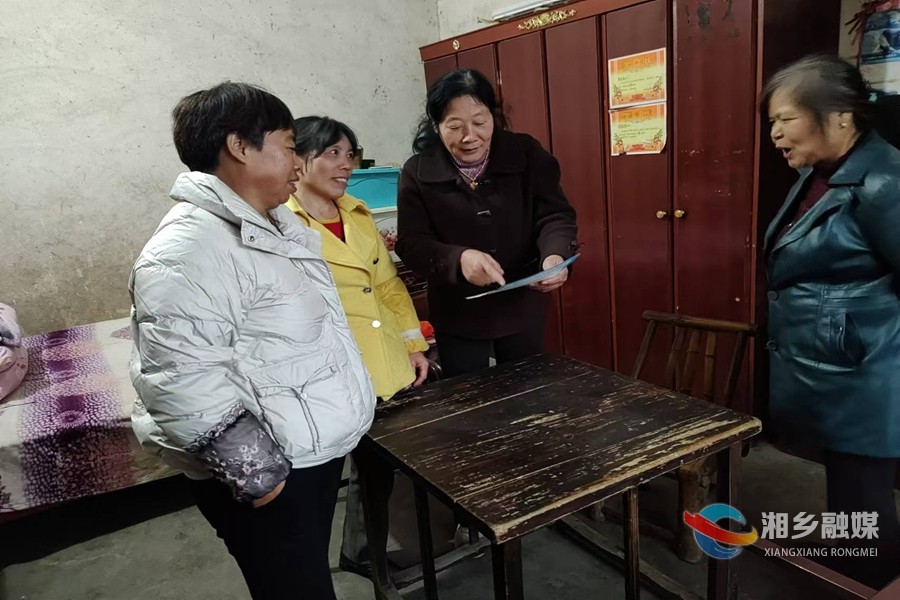 [潭市镇]人大代表助力医保缴费 让群众有“医”可靠