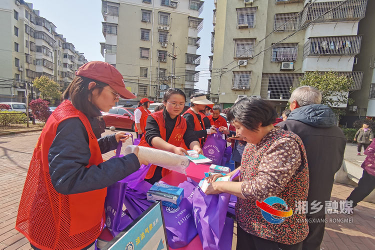 ［市气象局］ 气象科普入民心