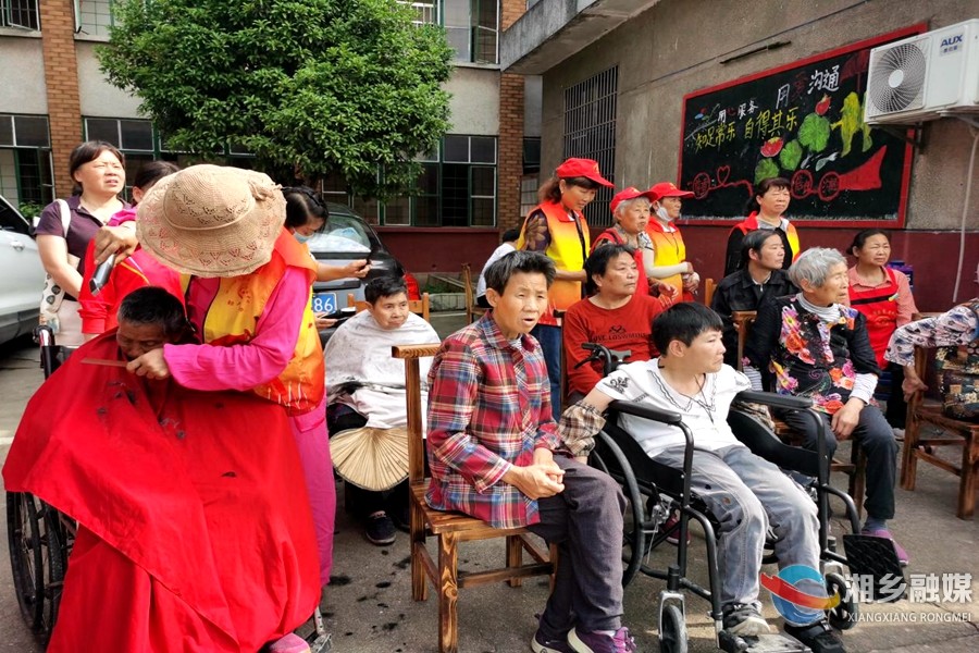 [民政局]开展敬老爱老活动 传递温暖与关怀