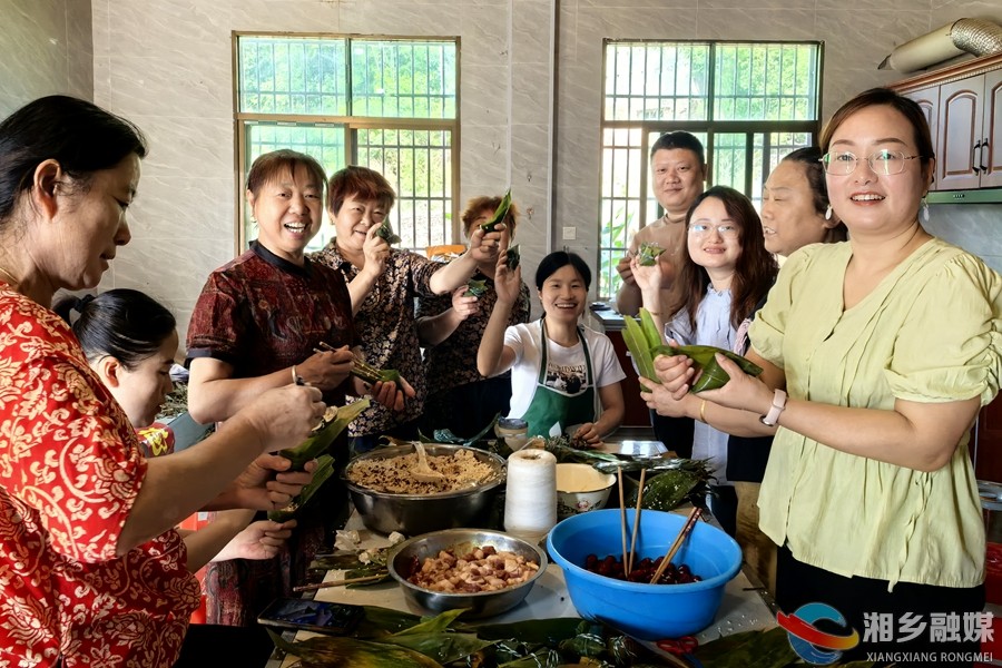 [龙洞镇]粽香传温情 敬老暖人心