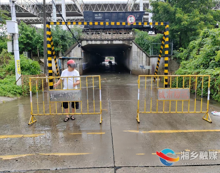 [城管局]紧急排涝 守护群众安全