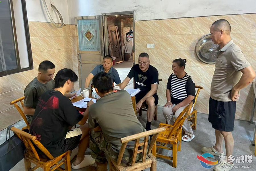 [龙洞镇]严把征兵政审关 切实保障兵员质量