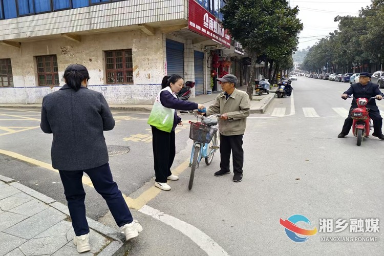 [白田镇]传递民生温暖 推动政策落地