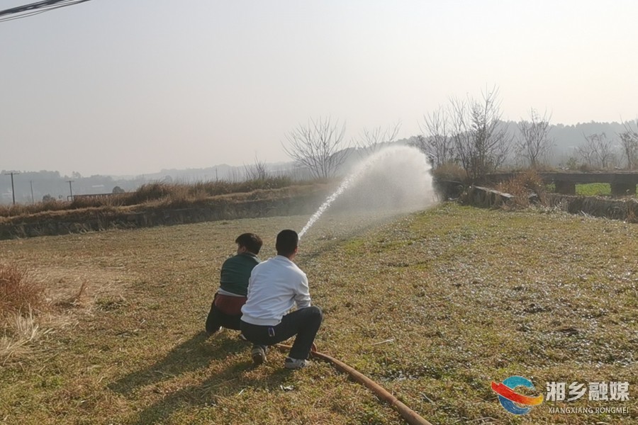 [龙洞镇]快速处置一起涉危车辆火情