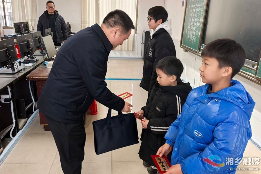 [龙洞镇]部门协同 开展困难学生走访慰问活动