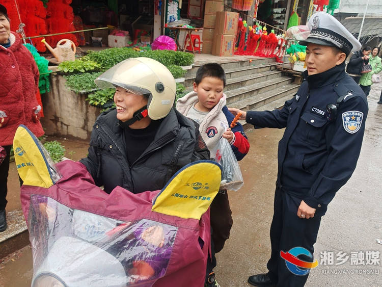 [壶天镇]联勤联动严整治 守牢农村平安路