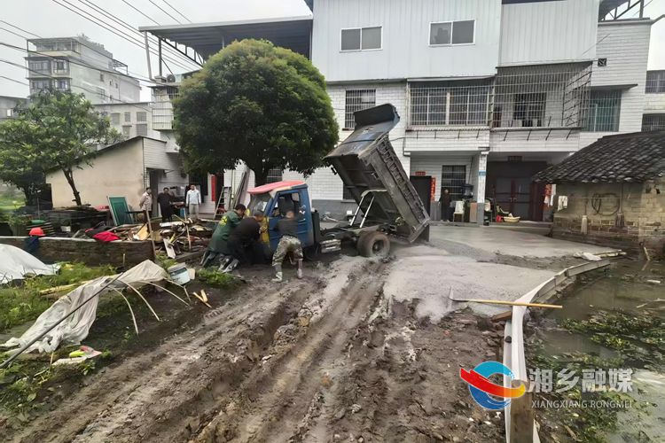 [昆仑桥街道]党建引领解纠纷 道路硬化顺民心
