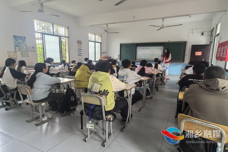 [栗山镇]书香润童心 长征铸初心