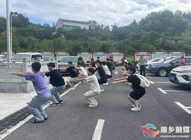 [棋梓镇] 点燃参军报国热潮 严把关口遴选优质兵员