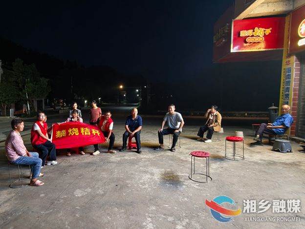 [翻江镇]文明实践多点发力 织密秸秆禁烧防护网