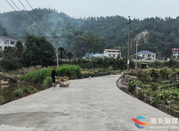 [棋梓镇]打通出行“最后一公里”  道路硬化工程惠及普安村群众
