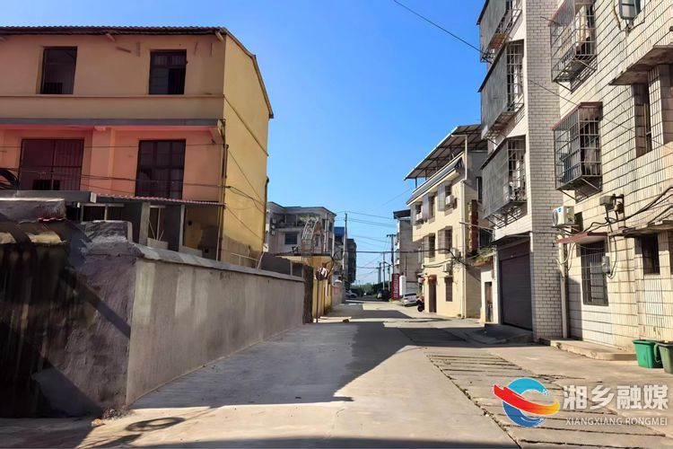 [昆仑桥街道]打通南新弄“瓶颈路” 铺就群众出行“安心路”
